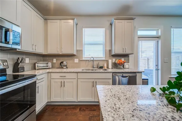 $1,975 | 96 Auburn Gate Lane, Auburn, GA 30011