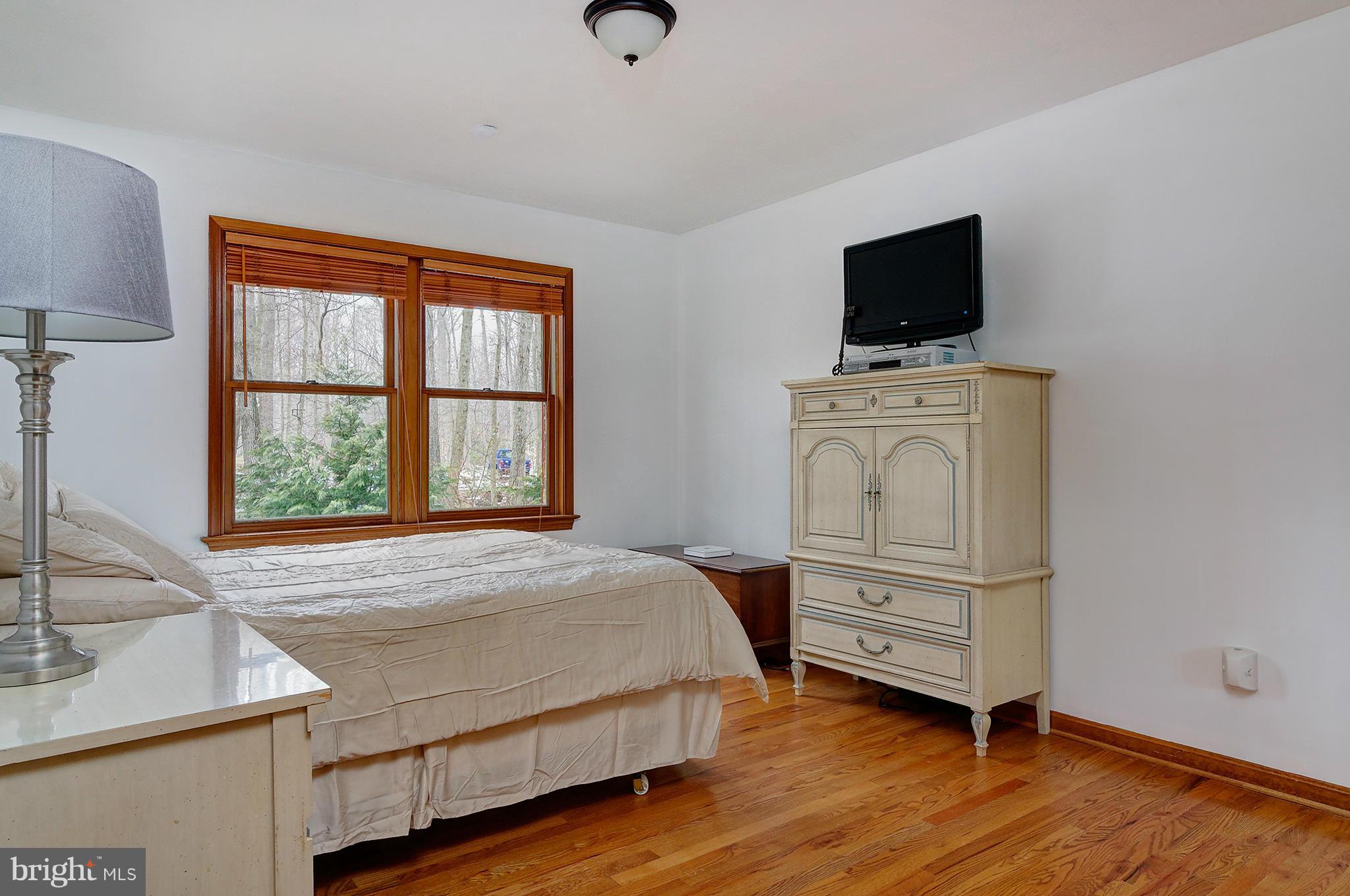 20705 Evergreen Mills Road Leesburg, VA 20175 - Photo 16 of 25 Bedroom
