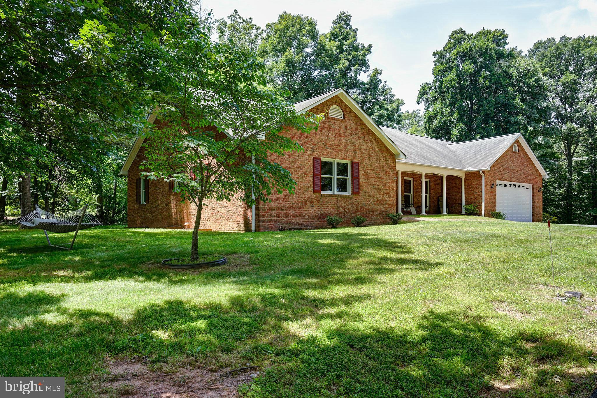 20705 Evergreen Mills Road Leesburg, VA 20175 - Photo 3 of 25 Exterior (Front)