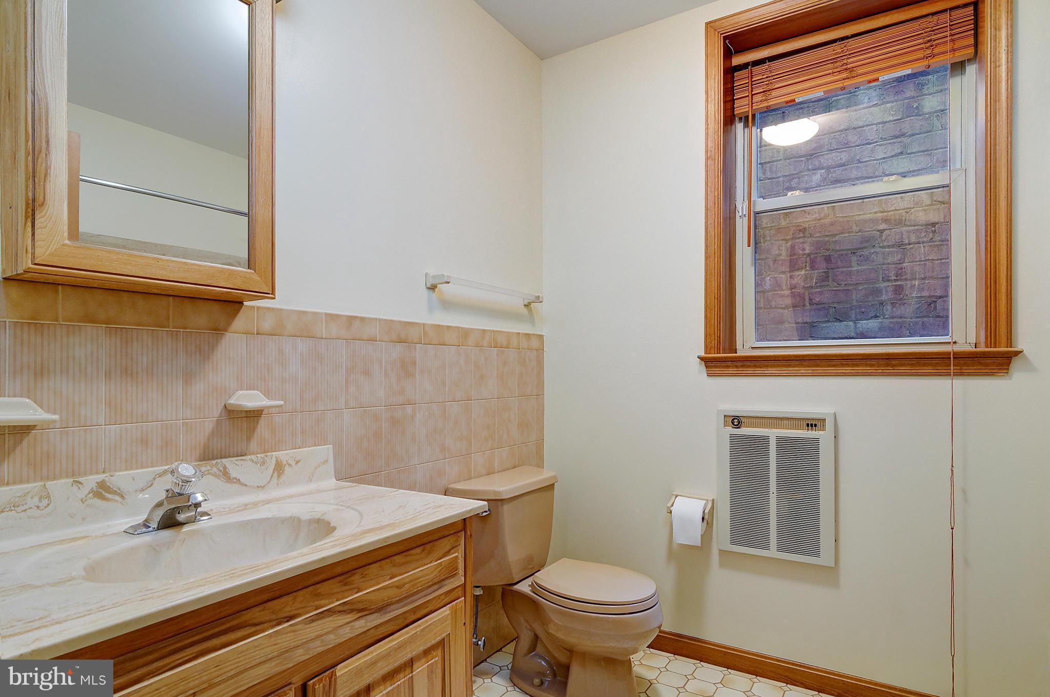 20705 Evergreen Mills Road Leesburg, VA 20175 - Photo 24 of 25 Bath