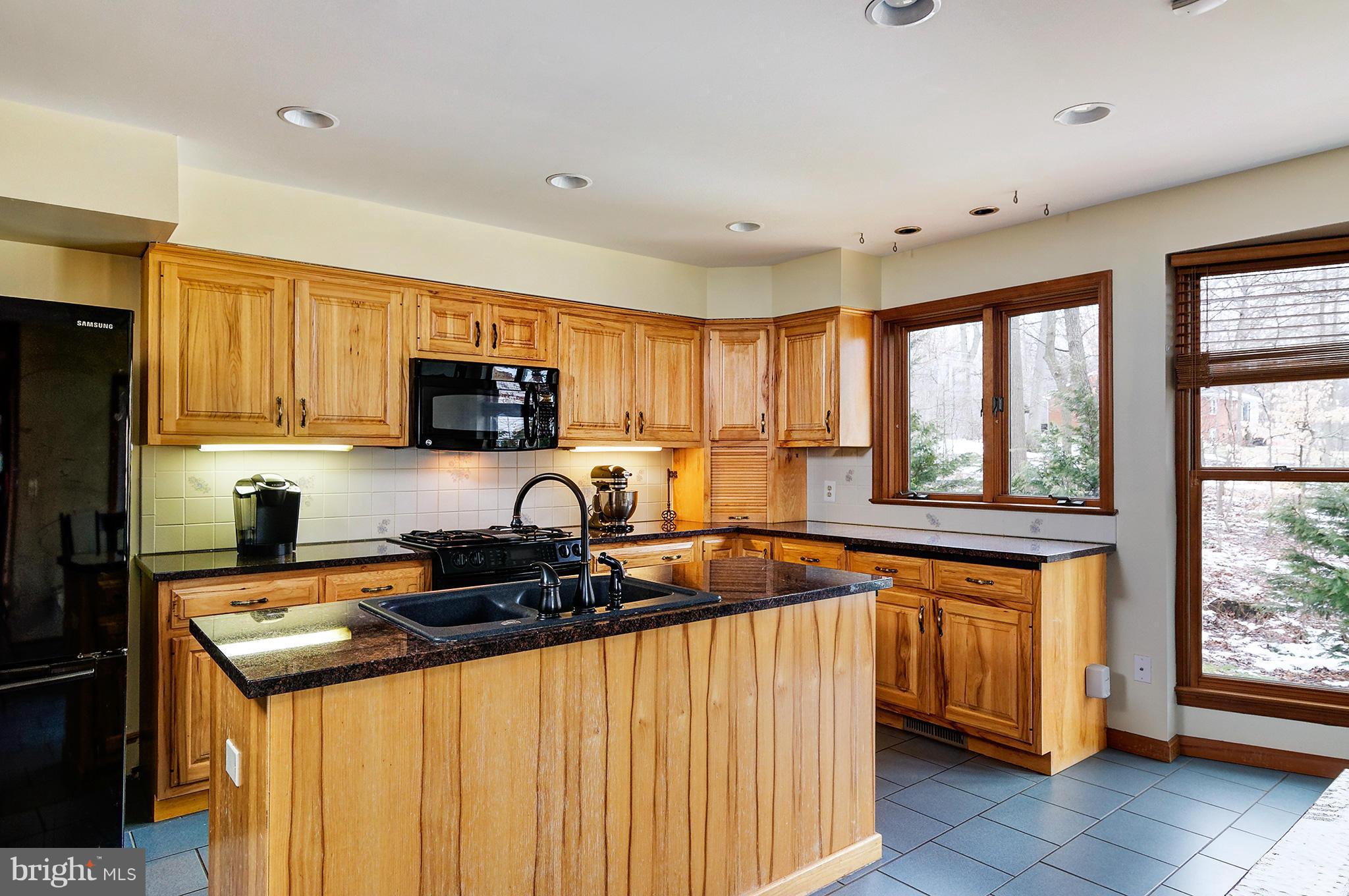 20705 Evergreen Mills Road Leesburg, VA 20175 - Photo 7 of 25 Kitchen