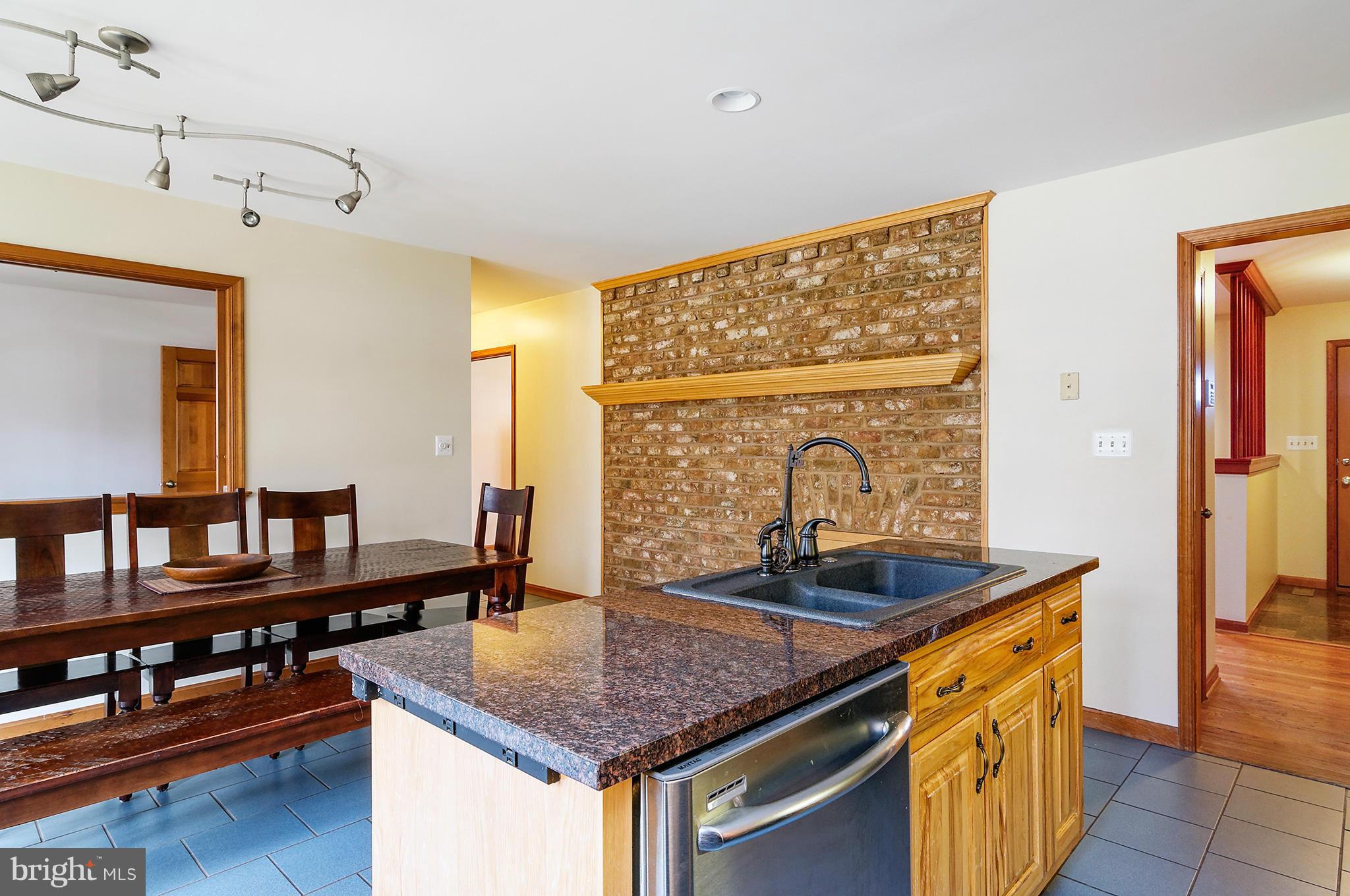 20705 Evergreen Mills Road Leesburg, VA 20175 - Photo 8 of 25 Kitchen