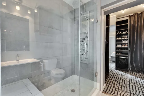 $2,695 | 1801 Lavaca Street, Unit 5D, Austin, TX 78701