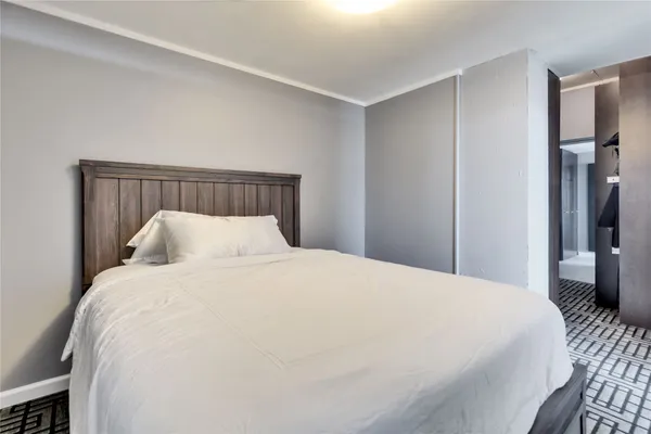 $2,695 | 1801 Lavaca Street, Unit 5D, Austin, TX 78701