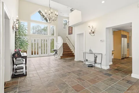 $2,195,000 | 22 Random Farms Circle, Chappaqua, NY 10514