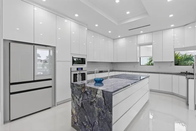 $3,995,000 | 1205 Avocado Isle, Fort Lauderdale, FL 33315