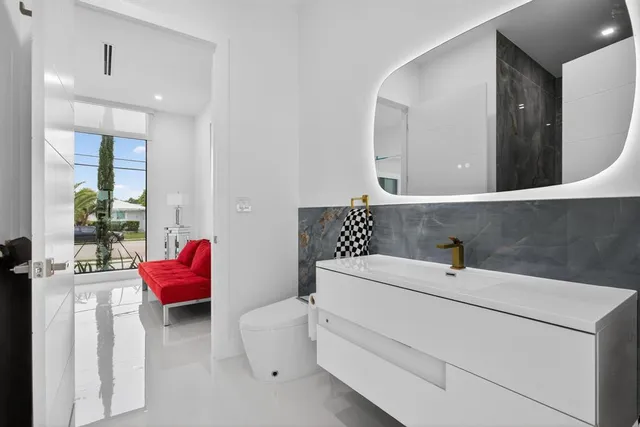 $3,995,000 | 1205 Avocado Isle, Fort Lauderdale, FL 33315