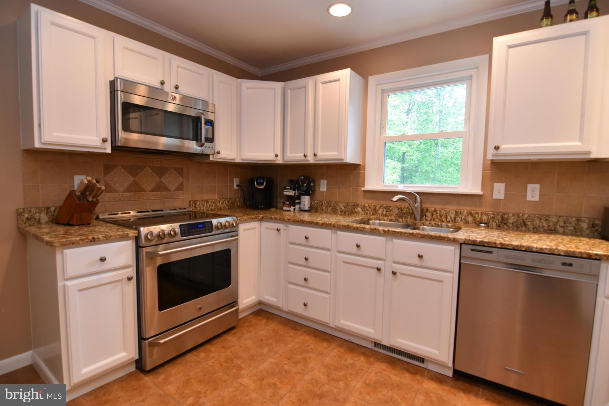22903 Chestnut Road Lexington Park, MD 20653 - Photo 11 of 30 Kitchen