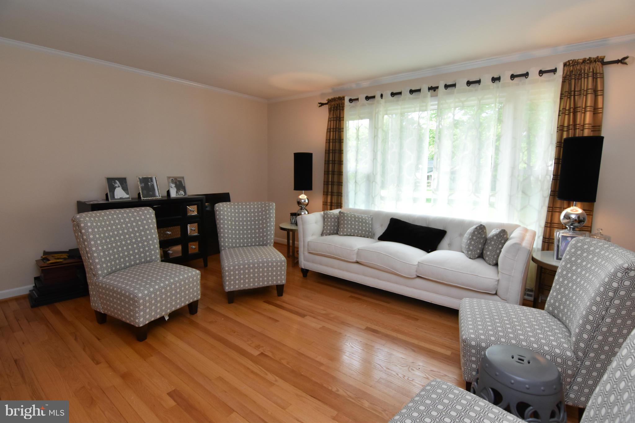 22903 Chestnut Road Lexington Park, MD 20653 - Photo 3 of 30 Living Room