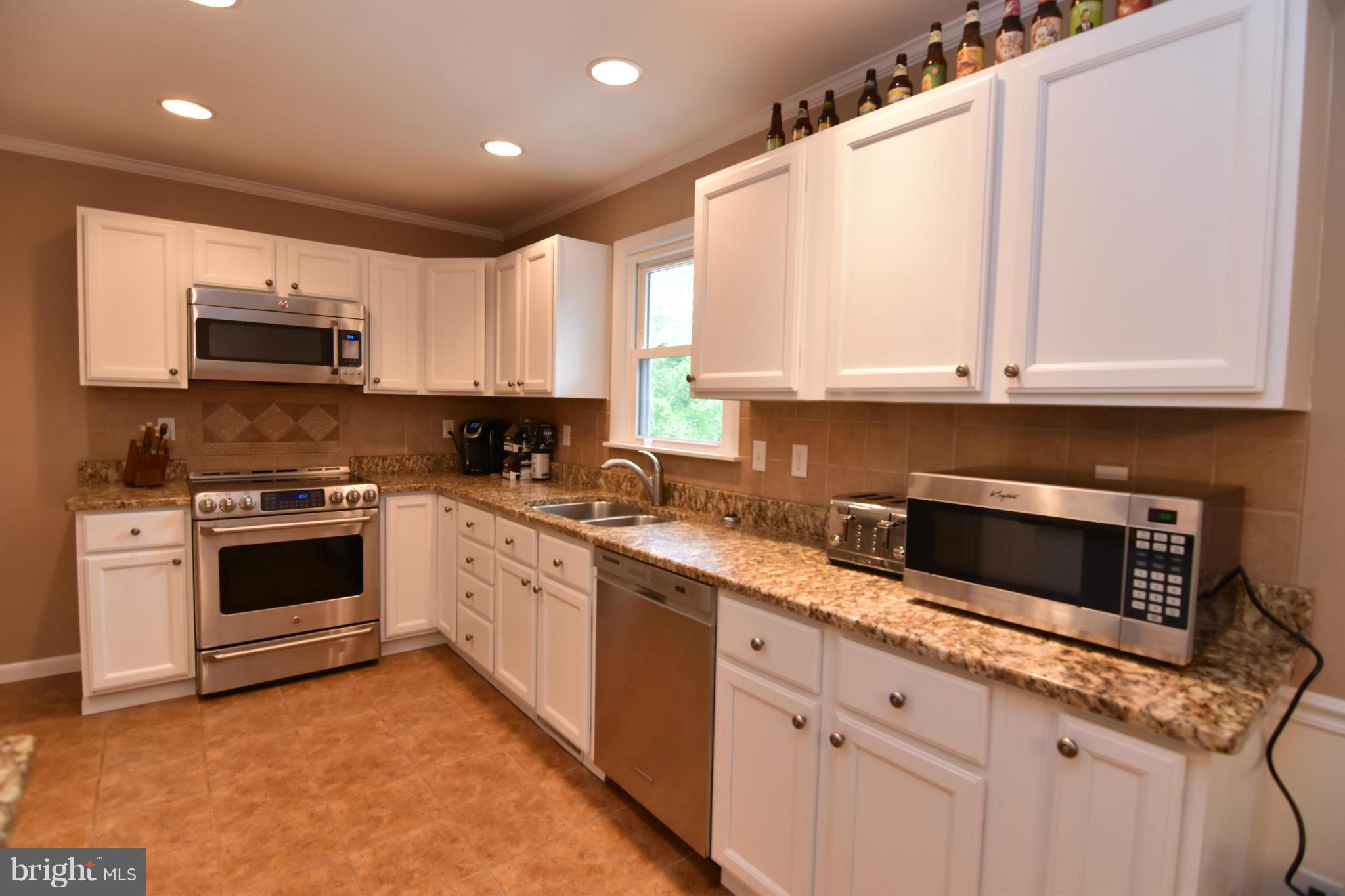 22903 Chestnut Road Lexington Park, MD 20653 - Photo 7 of 30 Kitchen
