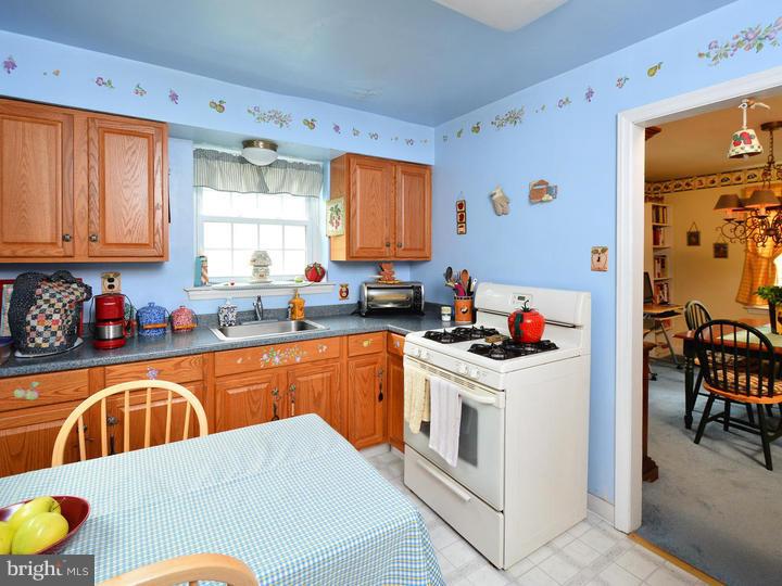 454 Briarhill Road Springfield, PA 19064 - Photo 11 of 25