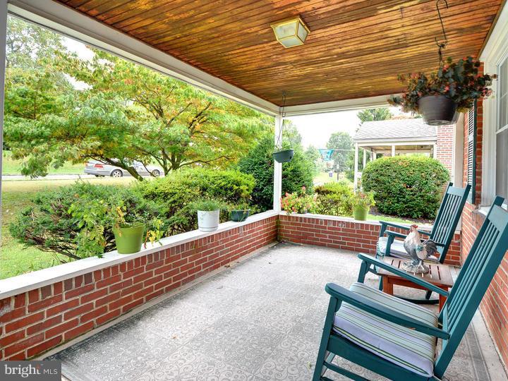 454 Briarhill Road Springfield, PA 19064 - Photo 3 of 25