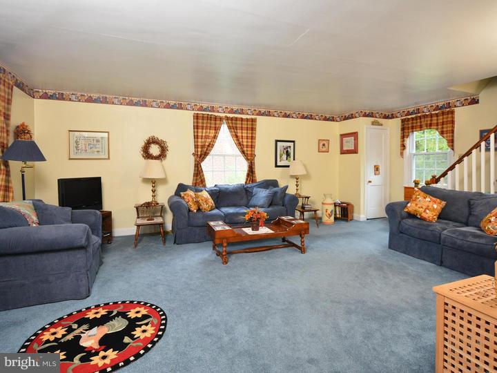 454 Briarhill Road Springfield, PA 19064 - Photo 4 of 25