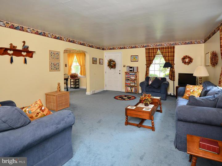 454 Briarhill Road Springfield, PA 19064 - Photo 6 of 25