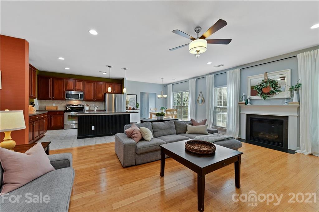 436 Sheltered Cove Court Fort Mill, SC 29708 - Photo 12 of 33 Gallery Image 12