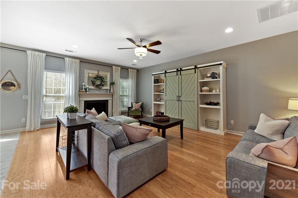 436 Sheltered Cove Court Fort Mill, SC 29708 - Photo 10 of 33 Gallery Image 10