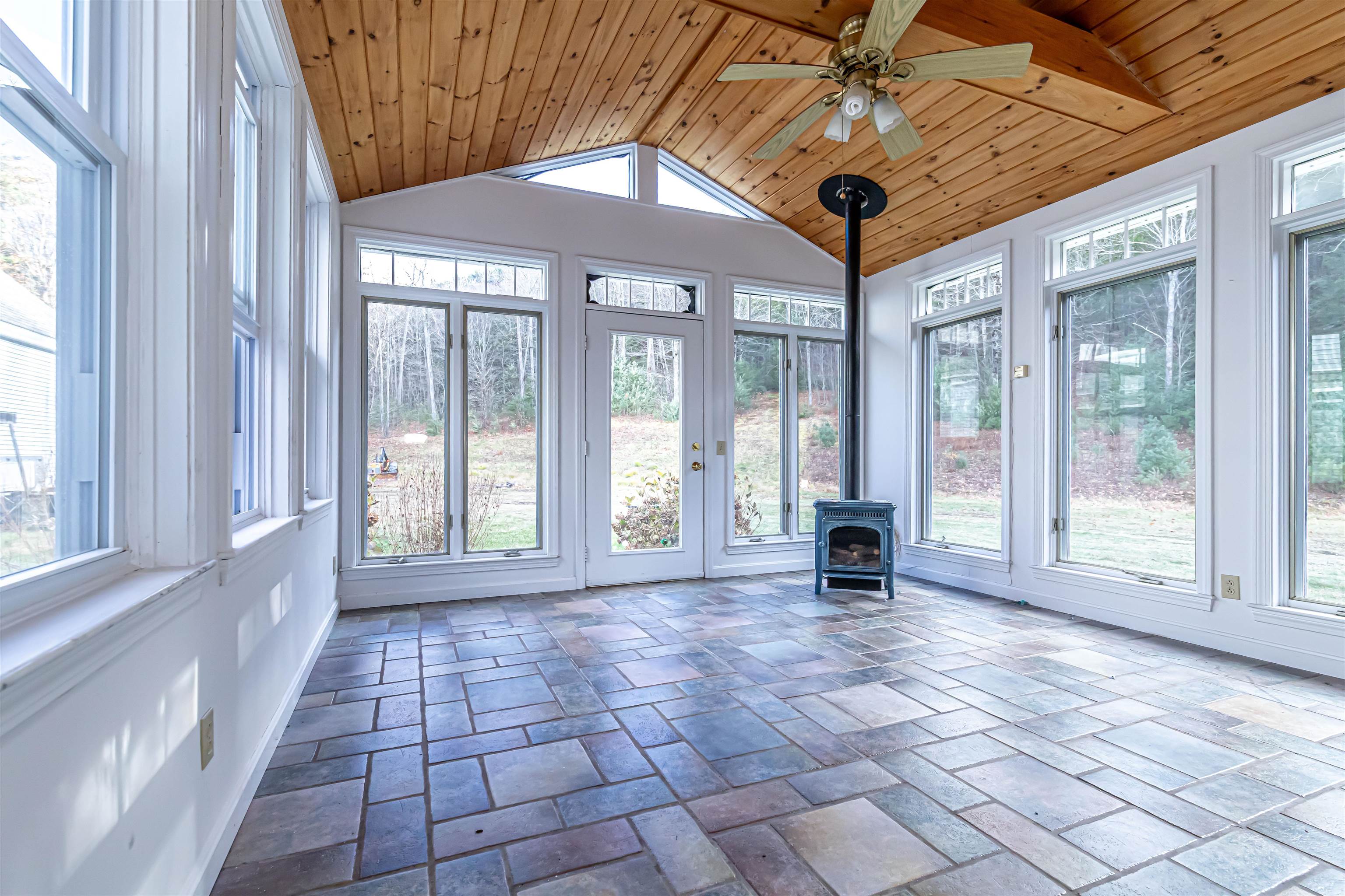 149 Mountain Road Deerfield, NH 03037 - Photo 7 of 43