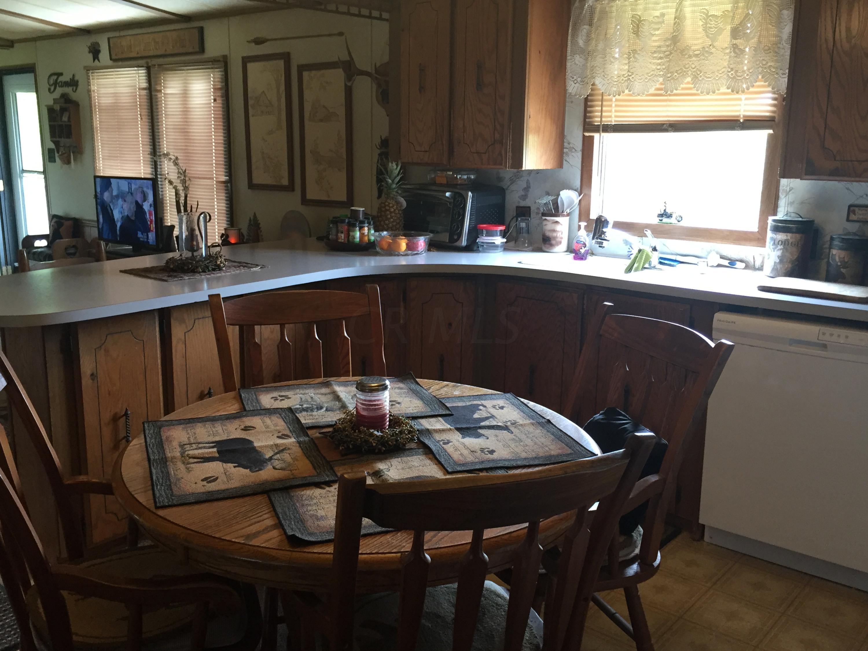 9121 Walnut Dowler Road Logan, OH 43138 - Photo 8 of 34