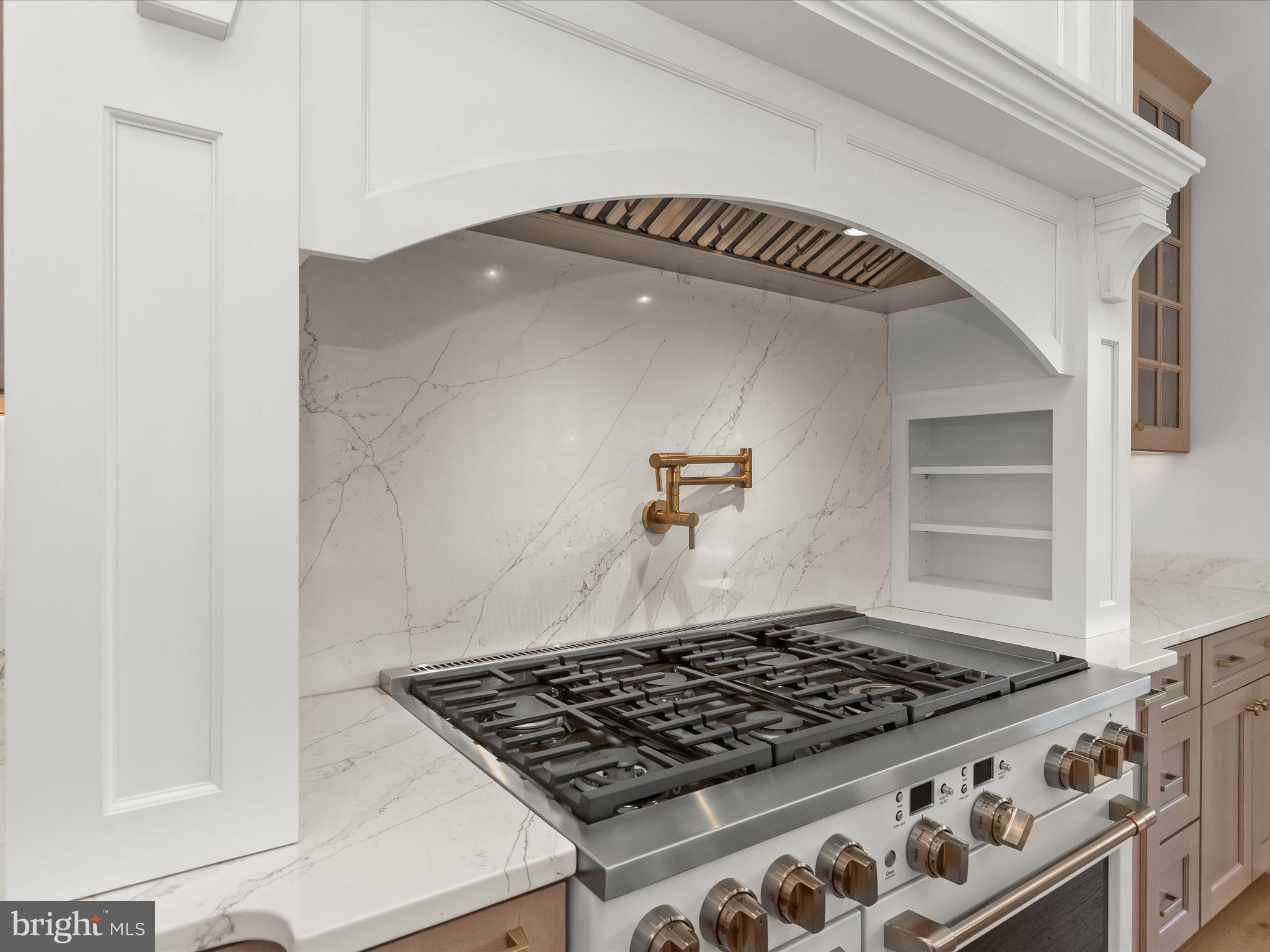 2505 Triumph Road Finksburg, MD 21048 - Photo 28 of 114 Professional Cafe Rand & Range Hood