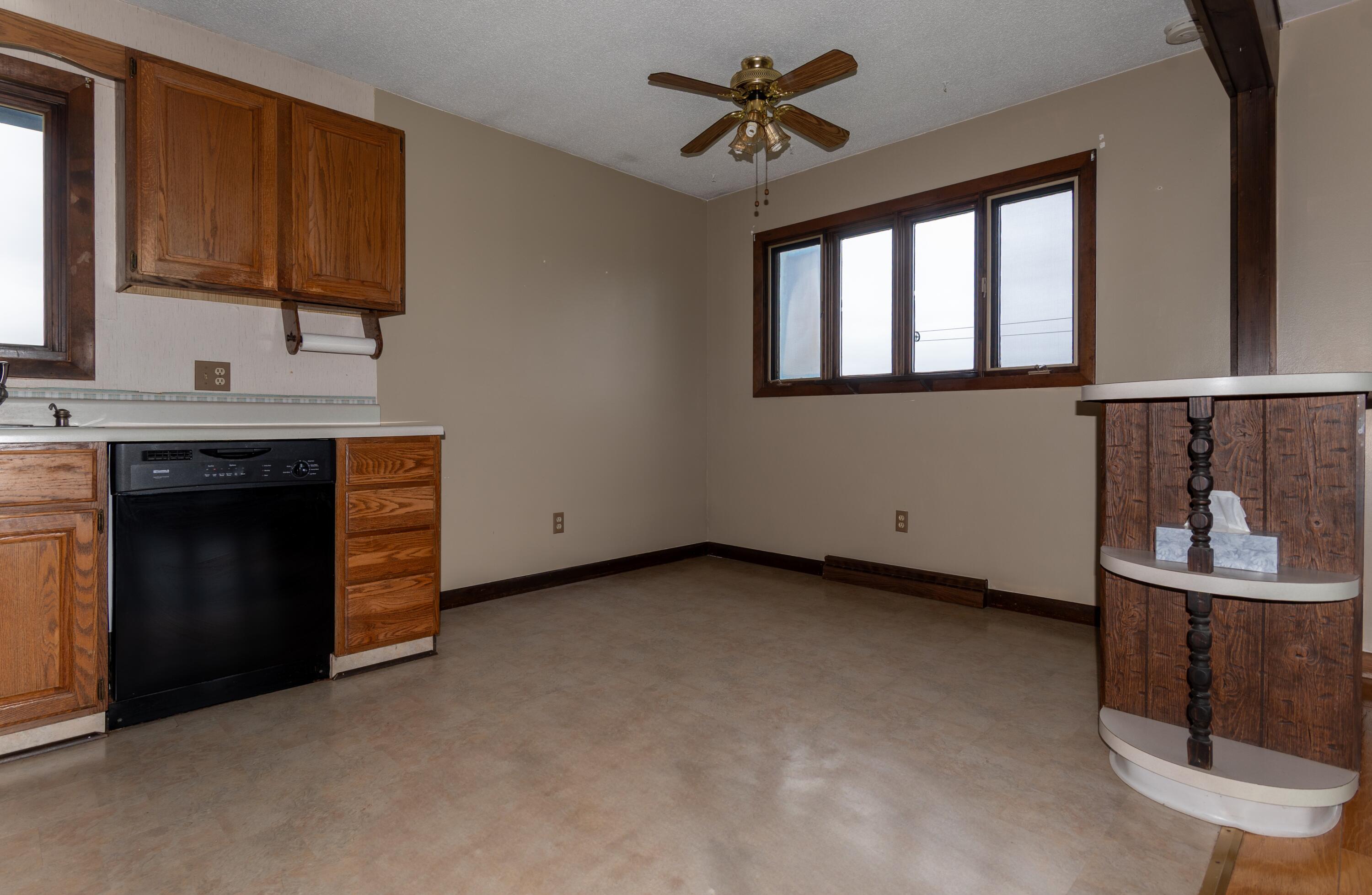 727 Beaulieu Road St. David, ME 04773 - Photo 22 of 39 Dining area