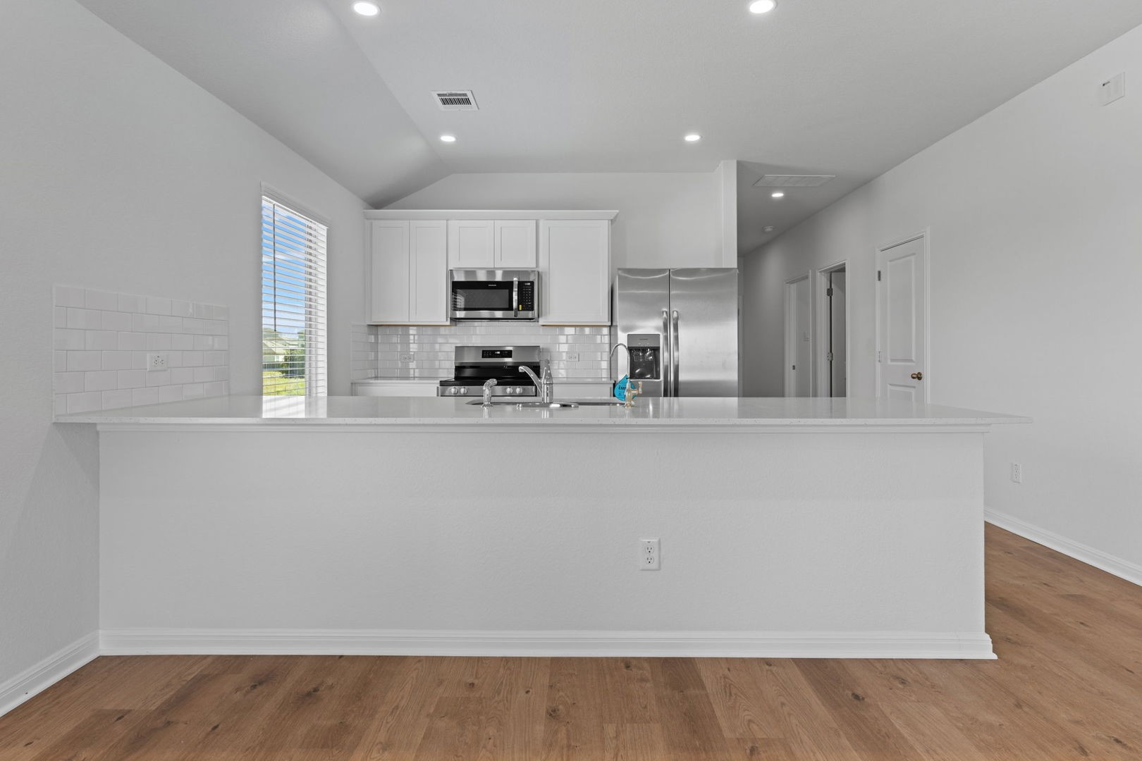 149 Hatari Trail Jarrell, TX 76537 - Photo 3 of 31