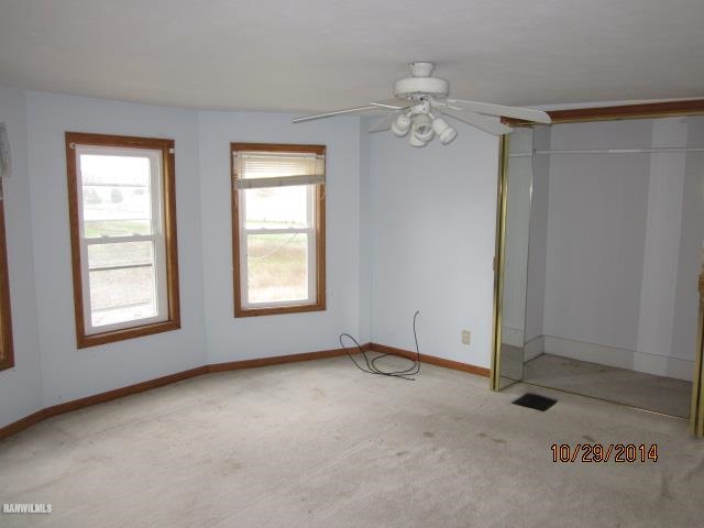 2405 North Henderson Road Freeport, IL 61032 - Photo 11 of 25 a view of empty room with window