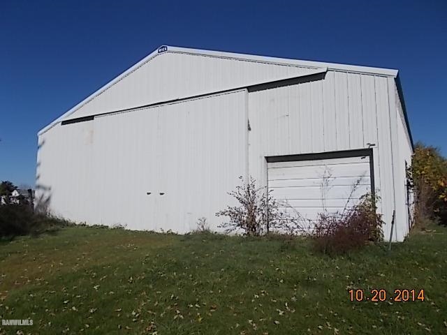 2405 North Henderson Road Freeport, IL 61032 - Photo 19 of 25 a view of a backyard