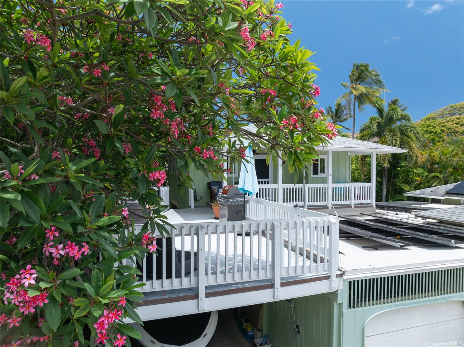 409 Wanaao Road Kailua, HI 96734 - Photo 16 of 25 a view of a porch with a bench