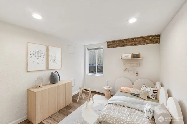 $1,195,000 | 5607 5th Avenue Northeast, Seattle, WA 98105