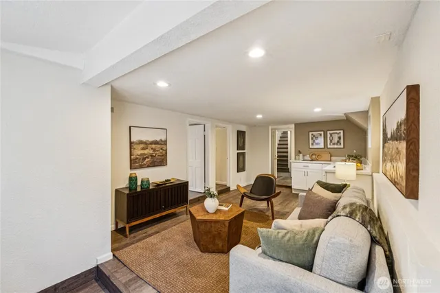 $1,195,000 | 5607 5th Avenue Northeast, Seattle, WA 98105