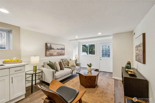 $1,195,000 | 5607 5th Avenue Northeast, Seattle, WA 98105