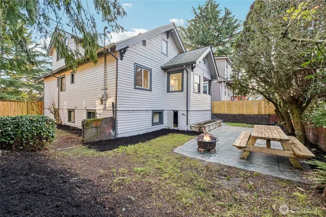 $1,195,000 | 5607 5th Avenue Northeast, Seattle, WA 98105