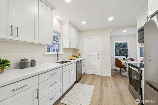 $1,195,000 | 5607 5th Avenue Northeast, Seattle, WA 98105