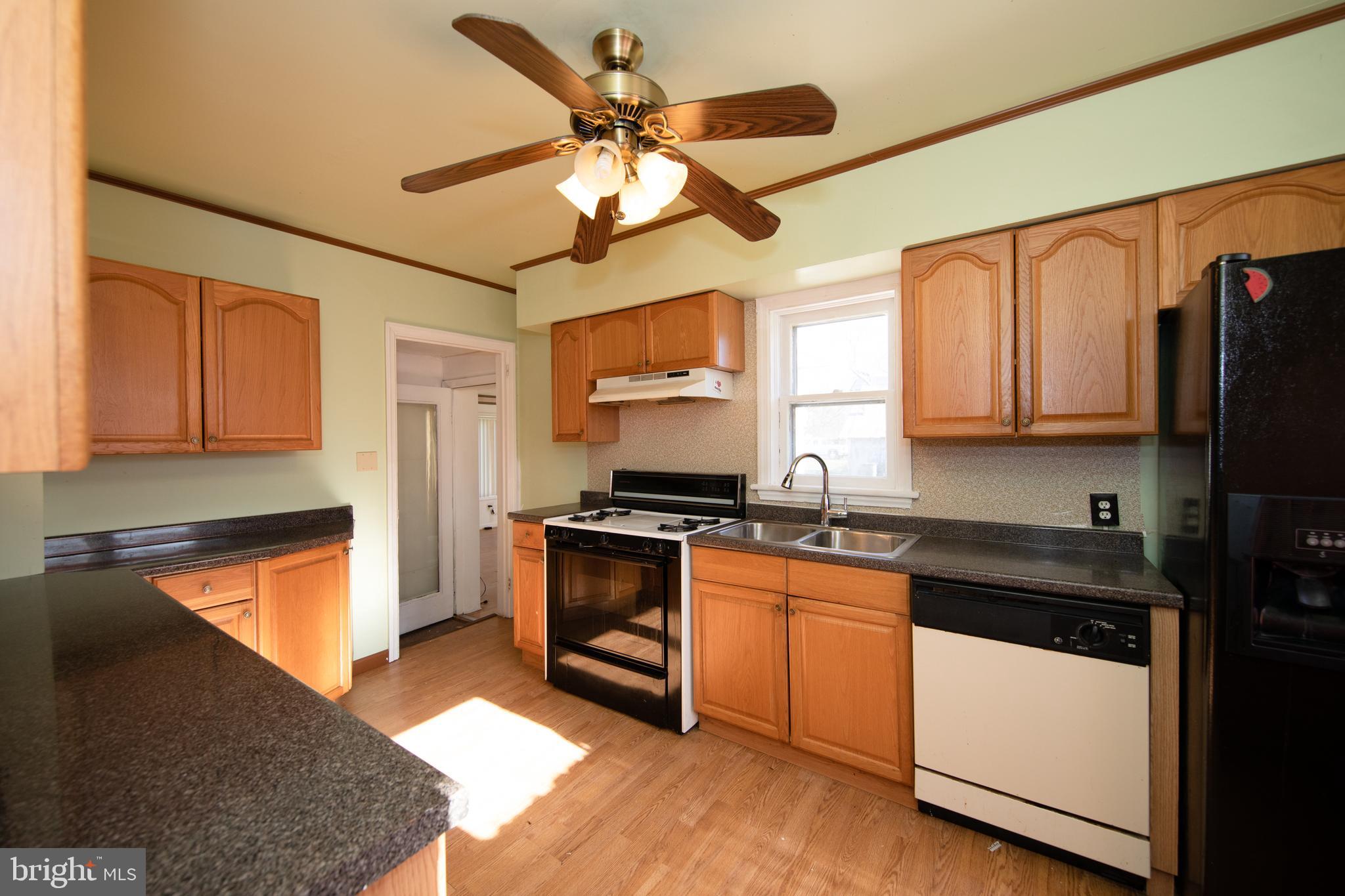 111 Bush Chapel Road Aberdeen, MD 21001 - Photo 7 of 29 Recently remodeled kitchen