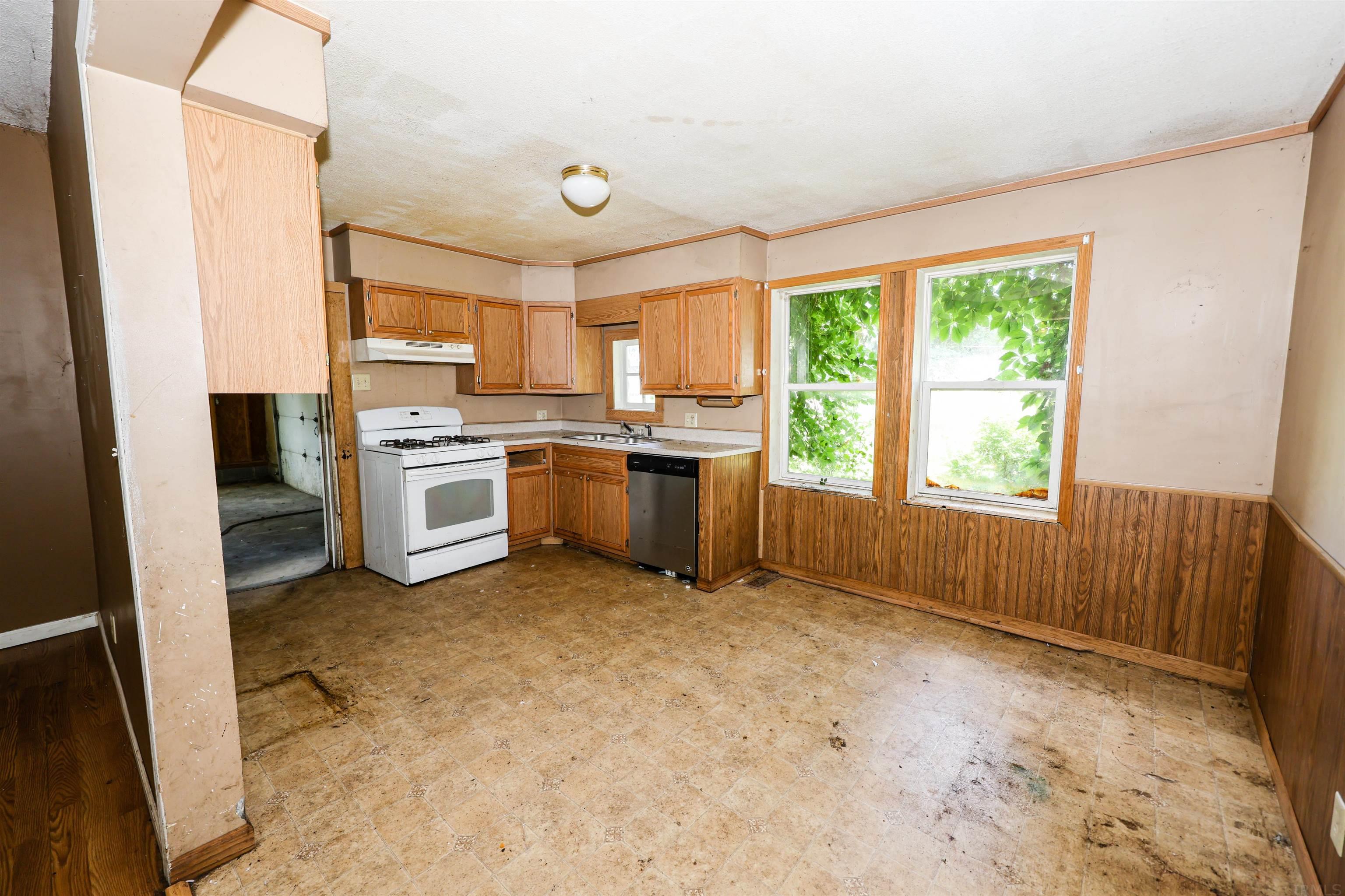 549 Washington Street Rome City, IN 46784 - Photo 6 of 18