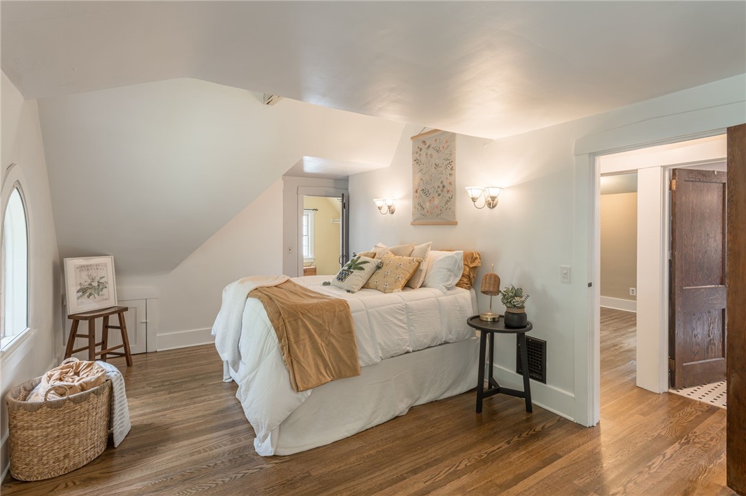 36 Hathaway Road Irondequoit, NY 14617 - Photo 11 of 19 Vaulted ceilings in the spacious master