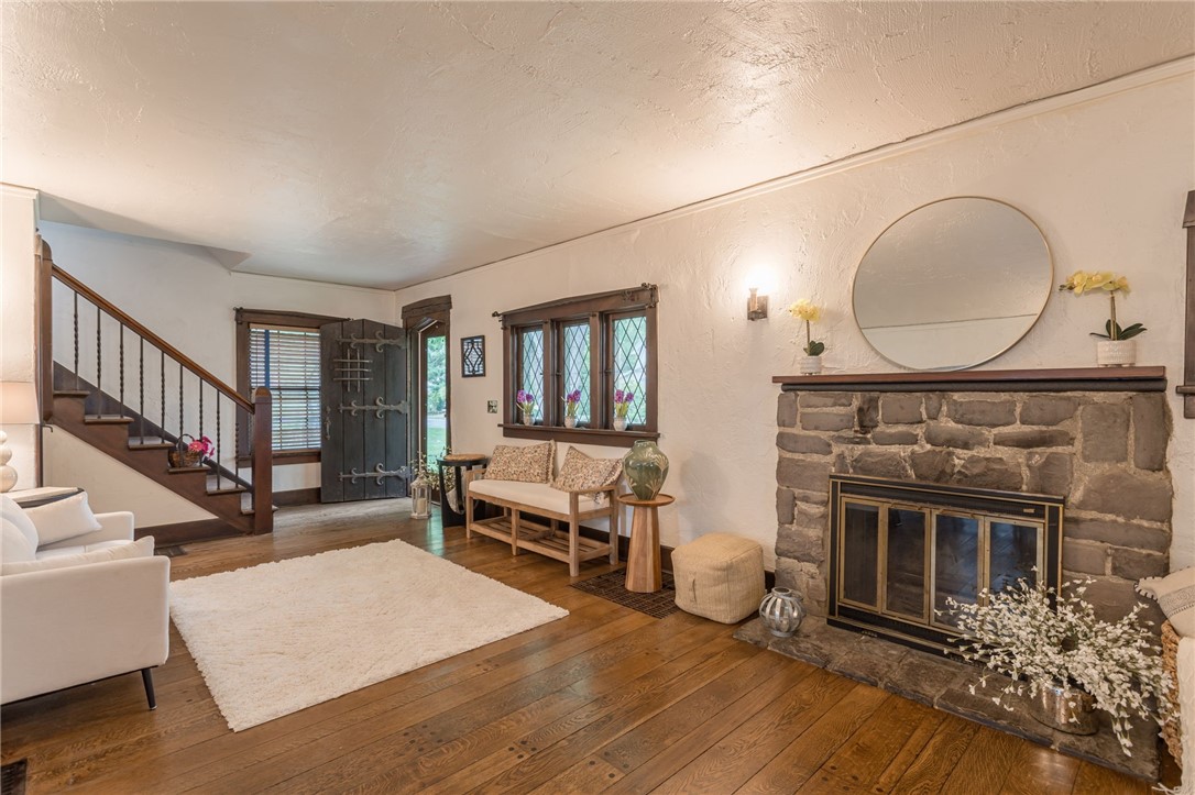 36 Hathaway Road Irondequoit, NY 14617 - Photo 5 of 19 Wood-burning fireplace in great room