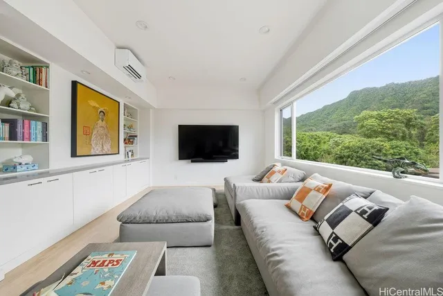 $4,980,000 | 4000 Old Pali Road, Honolulu, HI 96817