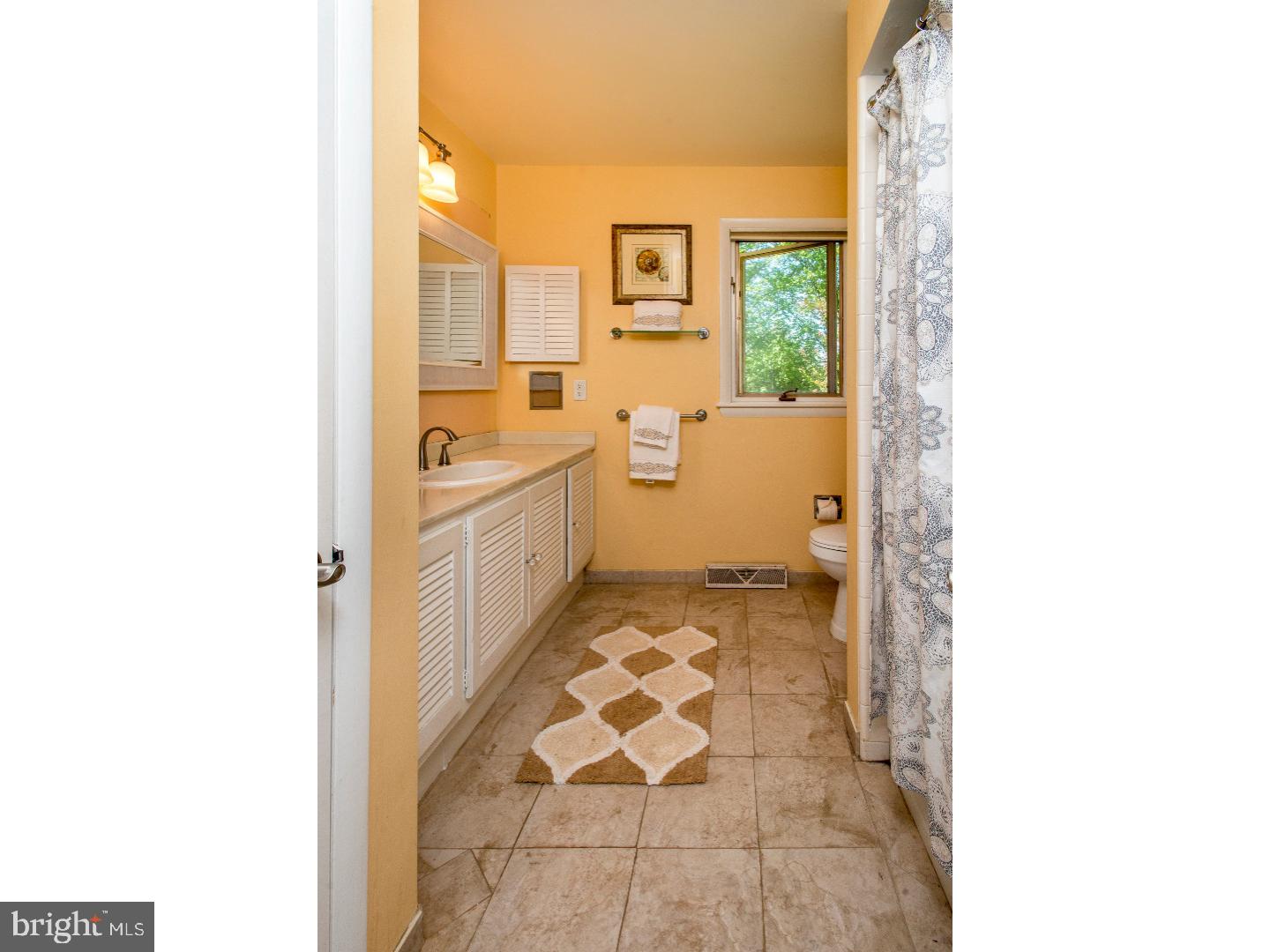 305 High Ridge Road Wilmington, DE 19807 - Photo 17 of 25 Bathroom