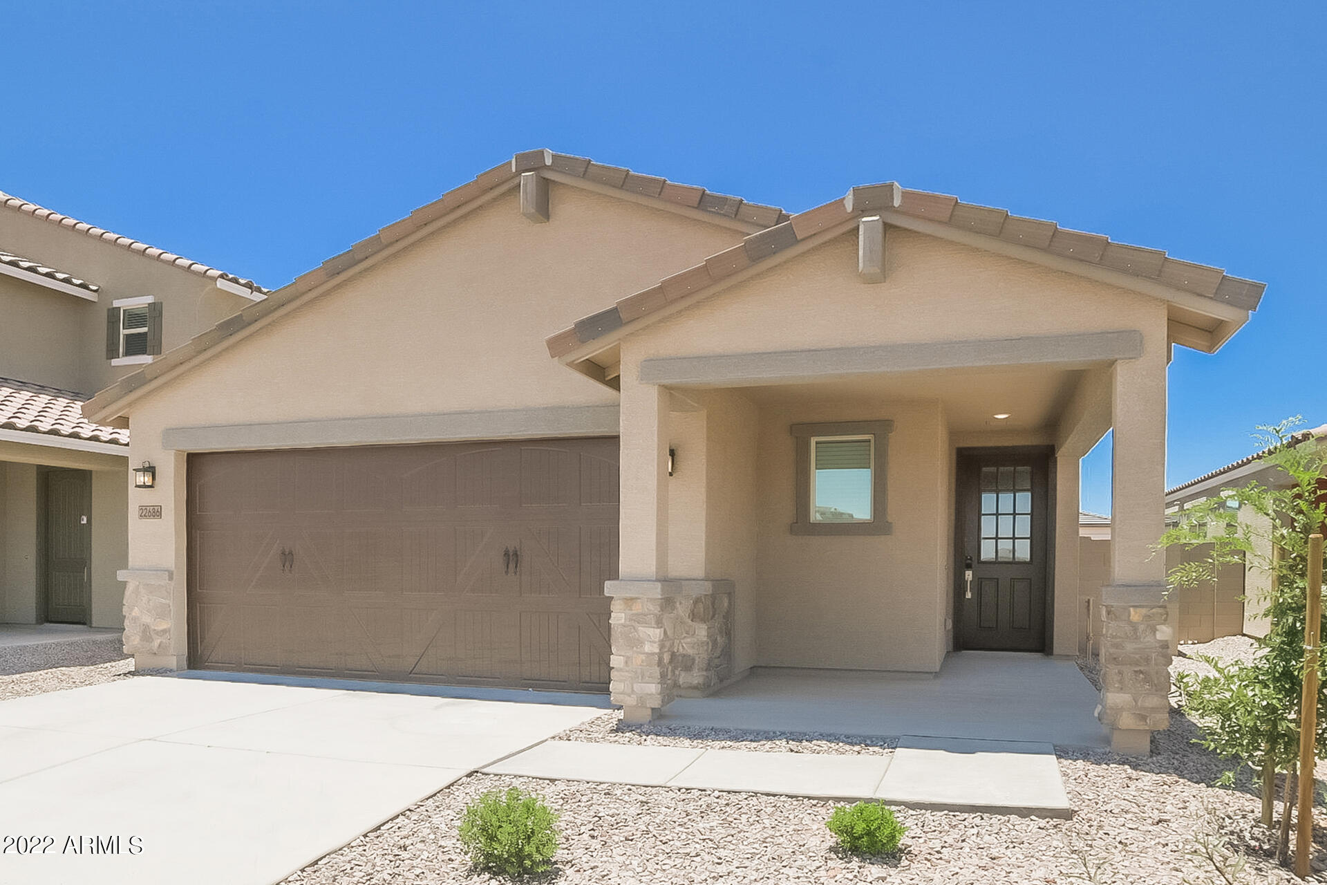 000-photo-front-view-11234160