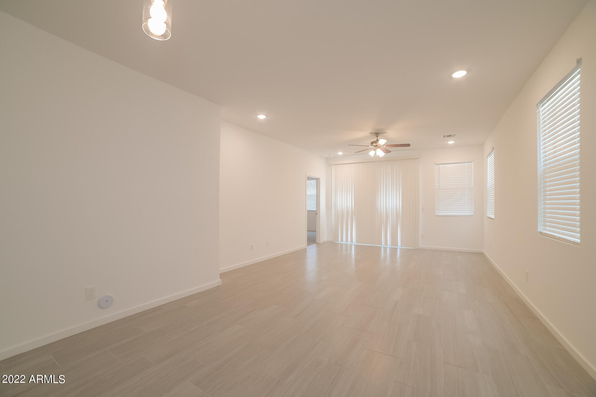 22686 North Chase Drive Maricopa, AZ 85138 - Photo 3 of 17 003-photo-living-room-11234158
