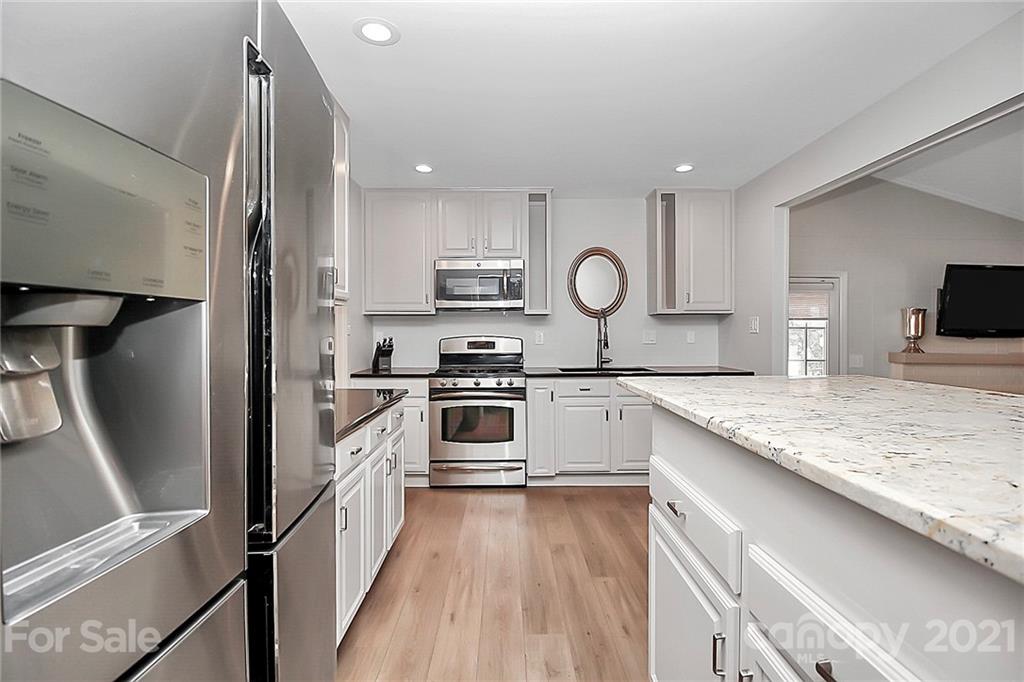 8325 Prince George Road Charlotte, NC 28210 - Photo 11 of 47 Gallery Image 11