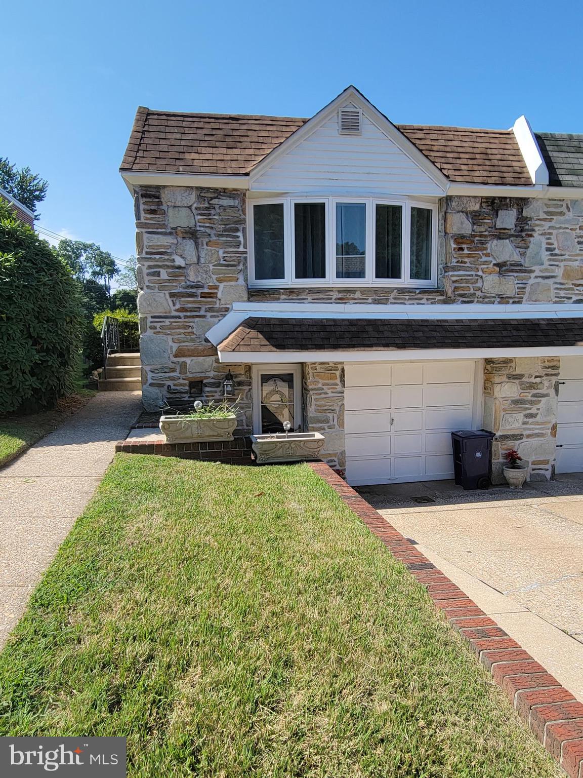 702 Hill Road Philadelphia, PA 19128 - Photo 1 of 20 Gallery Image 1