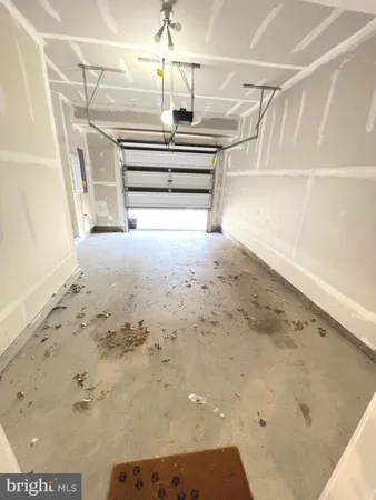 a view of an entryway of the house