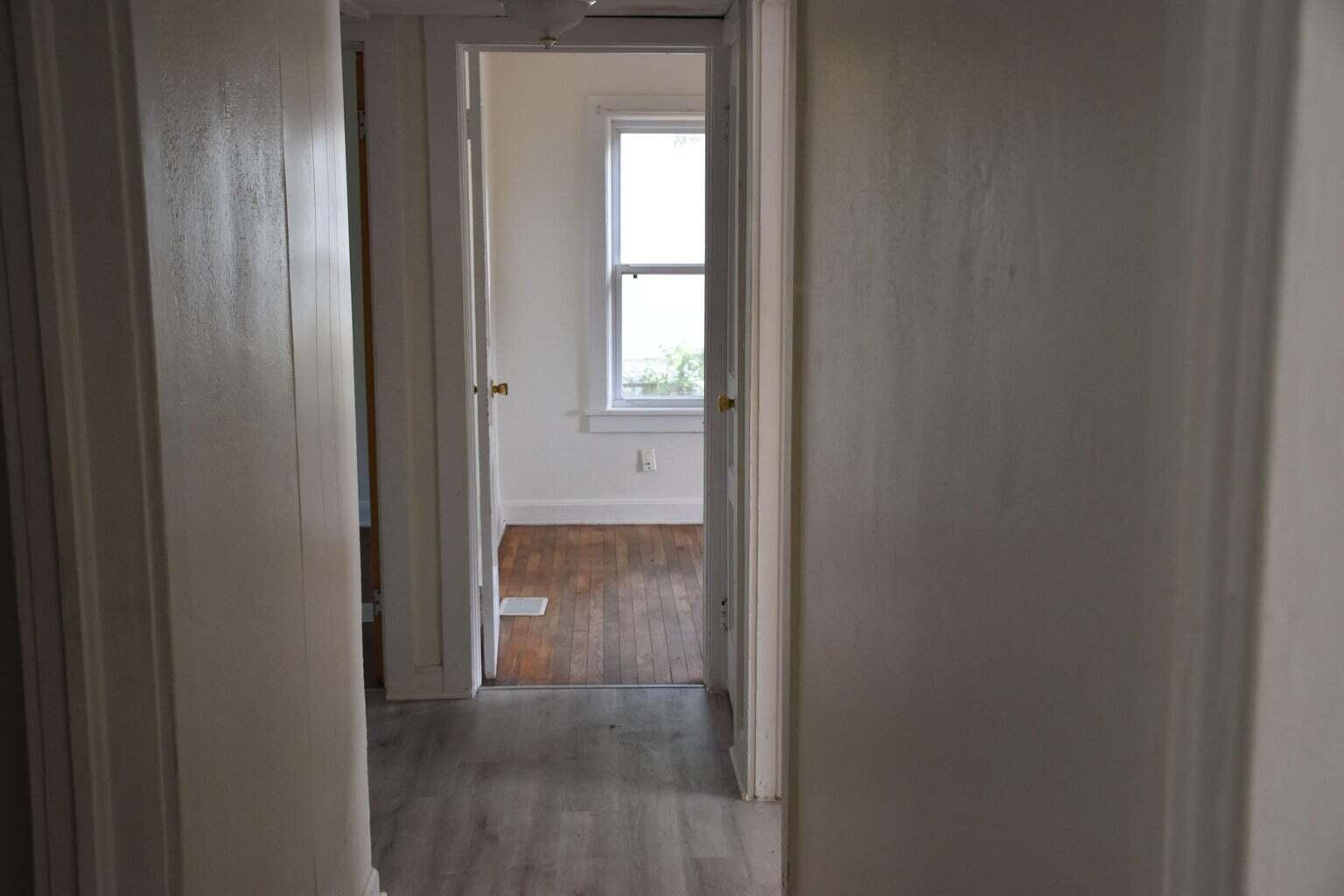 326 Dixie Street Crestview, FL 32536 - Photo 2 of 10 Dixie hall