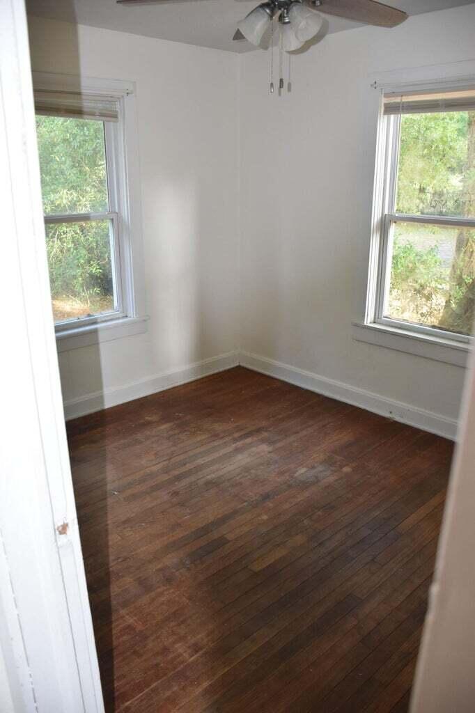 326 Dixie Street Crestview, FL 32536 - Photo 5 of 10 Dixie bedroom