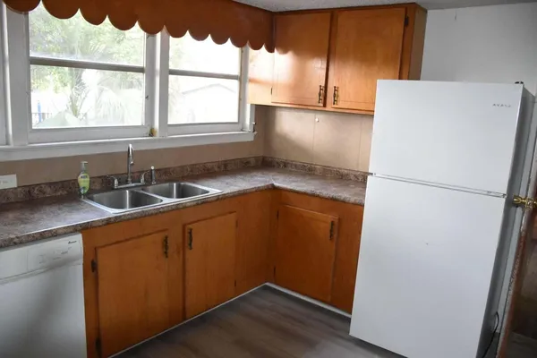 $1,400 | 326 Dixie Street, Crestview, FL 32536