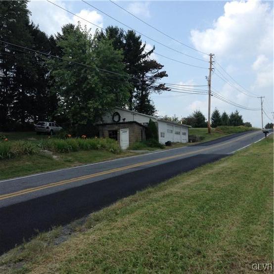 925 Jacktown Road Bangor, PA 18013 - Photo 3 of 37 Gallery Image 3