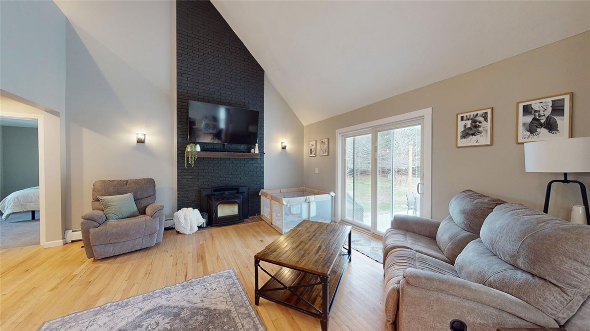 17 Keith Drive Hopkinton, RI 02832 - Photo 5 of 40