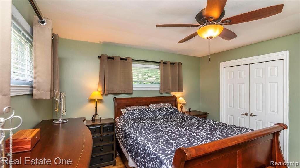 28536 Quail Hollow Road Farmington Hills, MI 48331 - Photo 16 of 48